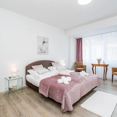 Perla Hradce 102 * Hradec Králové